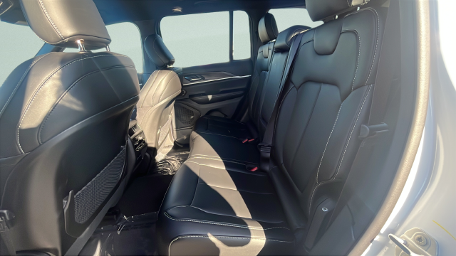 2027 Jeep Grand Cherokee GRAND CHEROKEE LIMITED 4X4