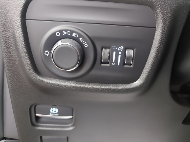 2025 Jeep Grand Cherokee GRAND CHEROKEE L LAREDO X 4X4