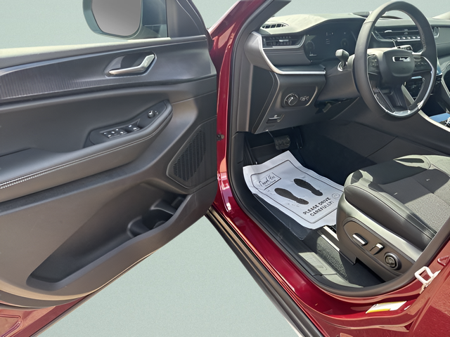 2025 Jeep Grand Cherokee GRAND CHEROKEE L LAREDO X 4X4