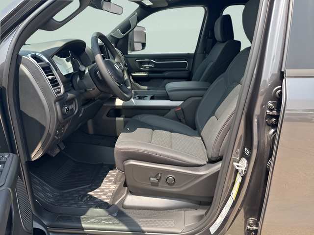 2025 RAM Ram 1500 RAM 1500 BIG HORN CREW CAB 4X4 5'7' BOX