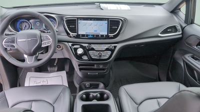 2026 Chrysler Voyager VOYAGER LX