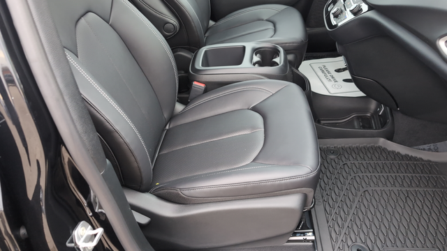 2026 Chrysler Voyager VOYAGER LX