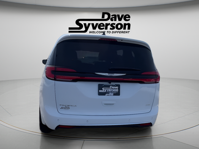 2026 Chrysler Pacifica PACIFICA SELECT AWD