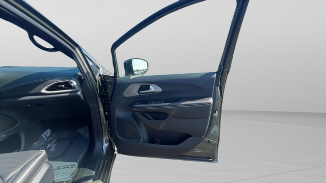 2027 Chrysler Pacifica PACIFICA LIMITED AWD