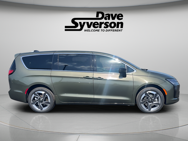 2027 Chrysler Pacifica PACIFICA LIMITED AWD
