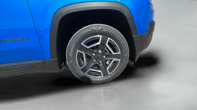 2026 Jeep Cherokee CHEROKEE LAREDO 4X4