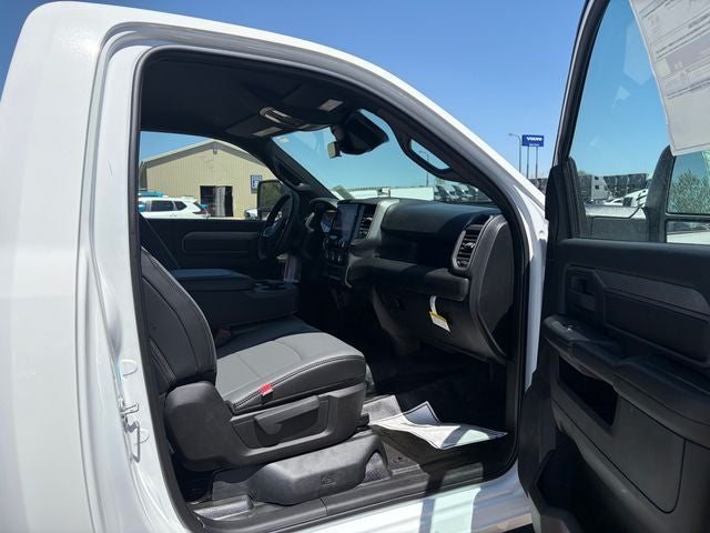 2026 RAM Ram 5500 Chassis Cab RAM 5500 TRADESMAN CHASSIS REGULAR CAB 4X4 84' CA