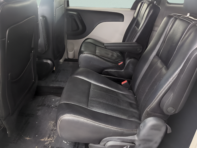 2012 Chrysler Town & Country Touring