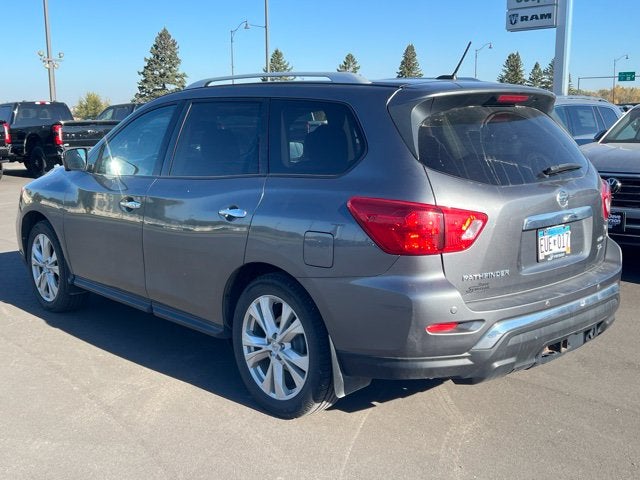2018 Nissan Pathfinder SL